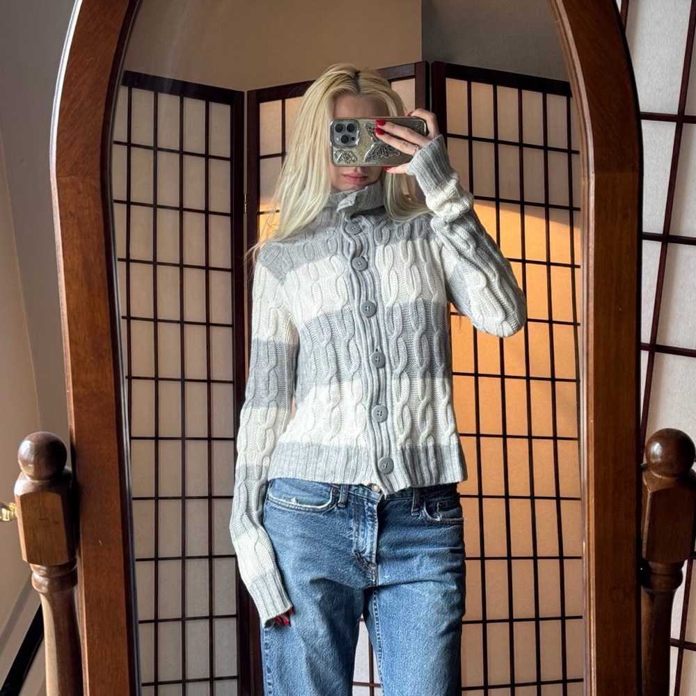 Y2K Women's Gray Cable Knit Sweater
